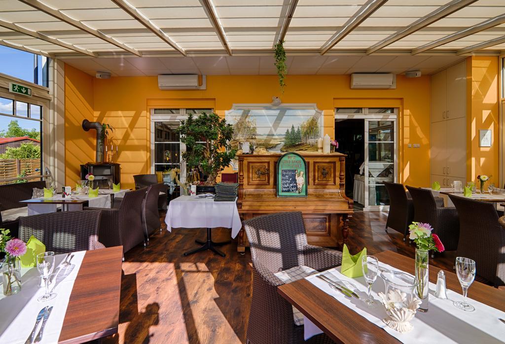 Flair Hotel Reuner Цоссен Экстерьер фото
