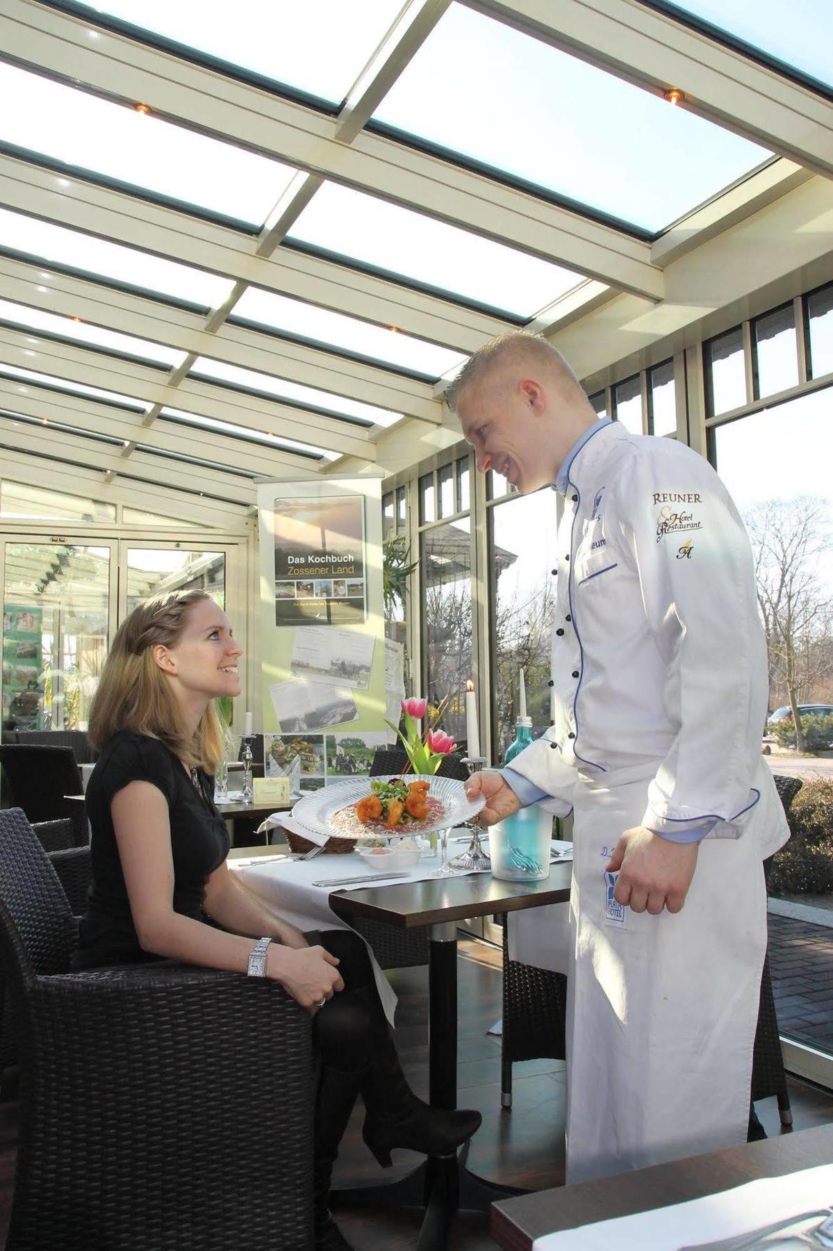 Flair Hotel Reuner Цоссен Экстерьер фото