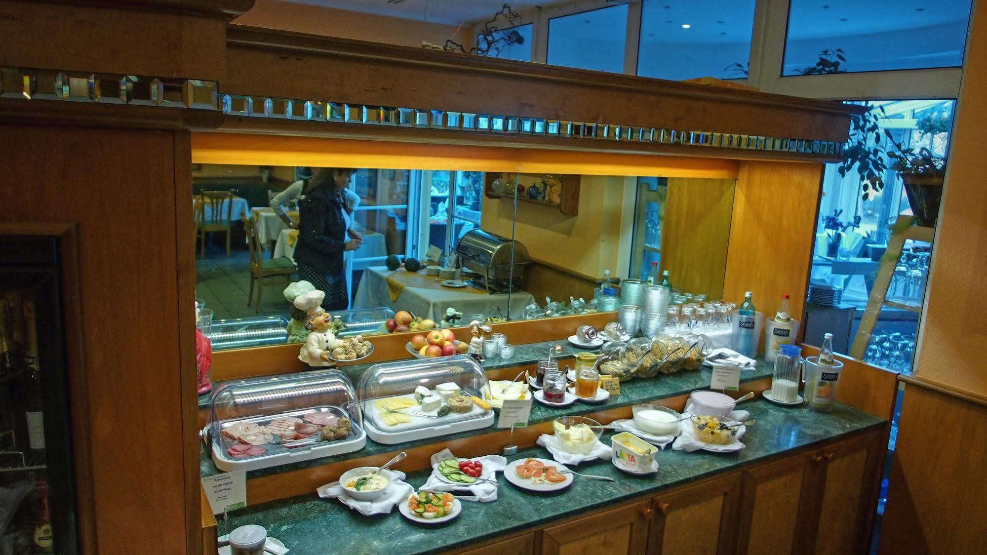 Flair Hotel Reuner Цоссен Экстерьер фото